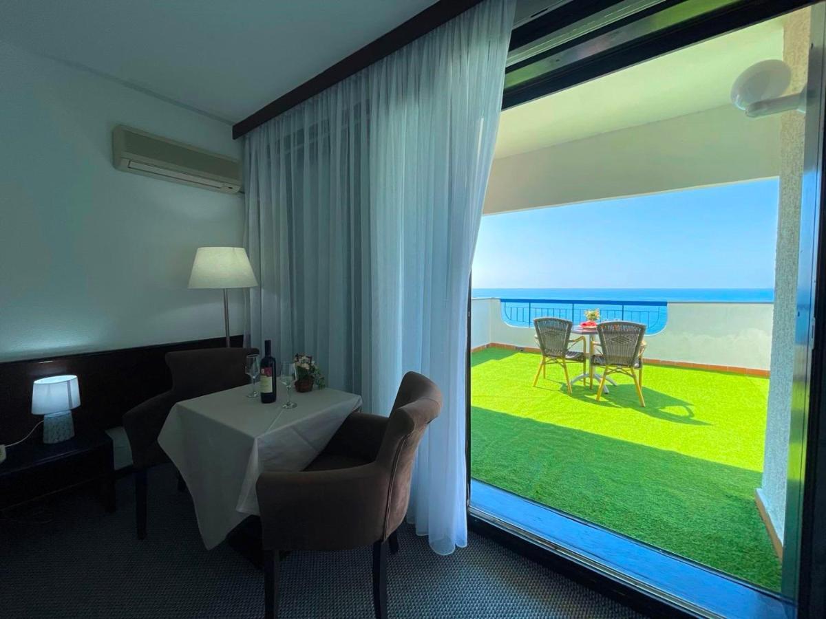 Corpus A - Hotel Albatros ウルツィニ エクステリア 写真